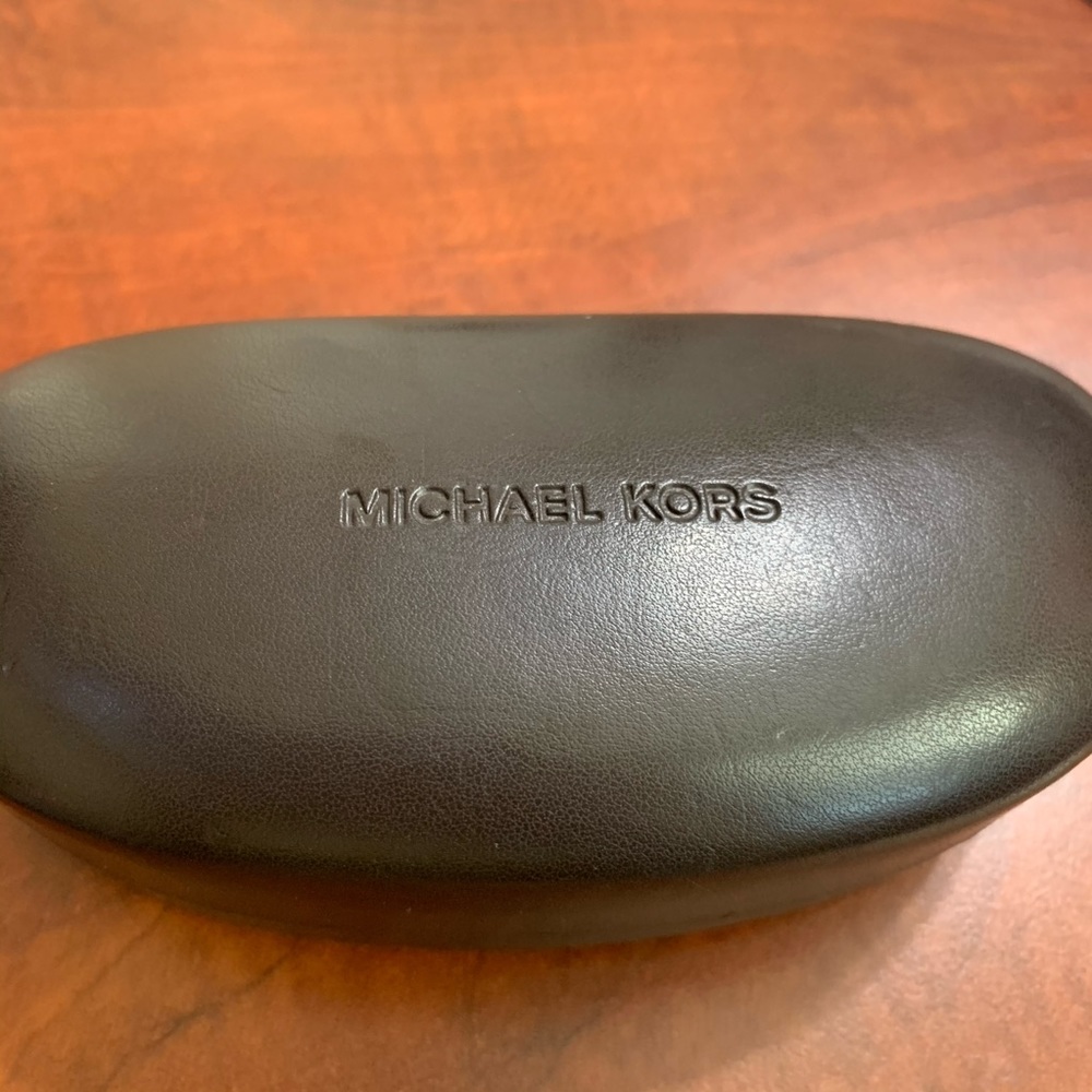 Michael Kors 🕶 Case and cleaning cloth *only*